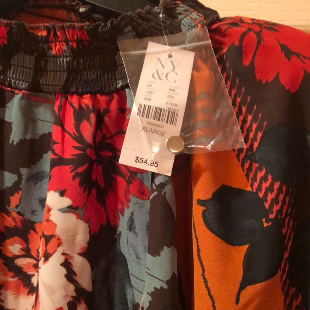 New blouse - Picture 2 of 2
